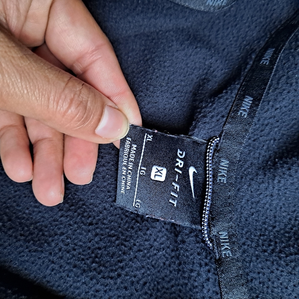 Black Nike Zip-Up Sweatshirt - Picture 4 of 6